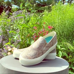 Brand new seaVees sneakers